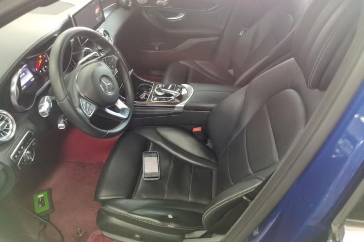 奔驰GLC 2016款 GLC 260 4MATIC 动感型中控内饰19