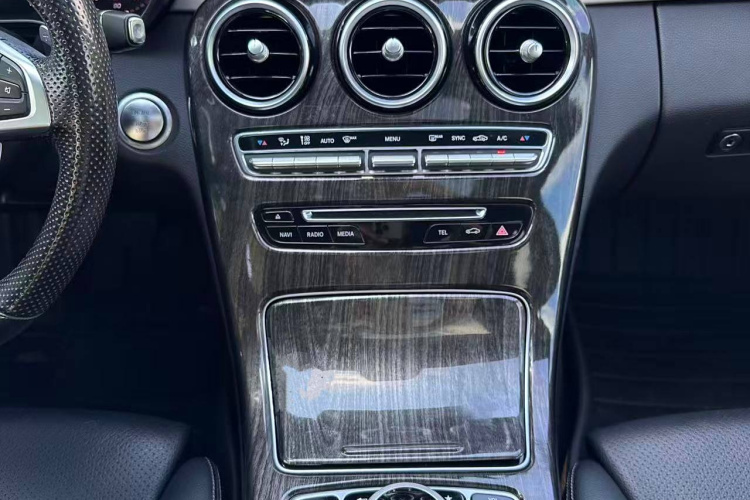 奔驰C级 2015款 C 200 运动版中控内饰7005