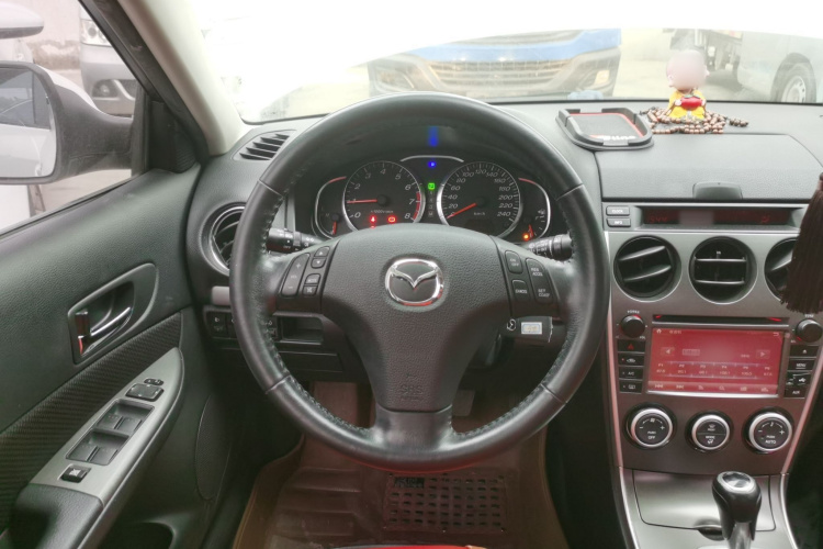 马自达6 2015款 2.0L 自动时尚型中控内饰13