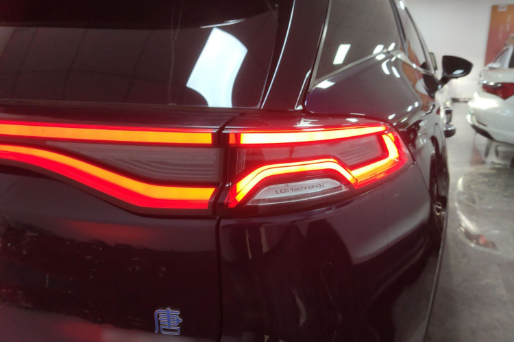 比亚迪 唐新能源 2019款 EV600D 四驱智联创世版车身外观9