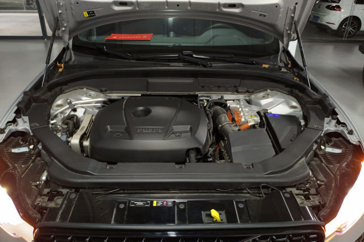 沃尔沃XC60新能源 2025款 插电式混动 长续航四驱智远运动版机舱底盘24