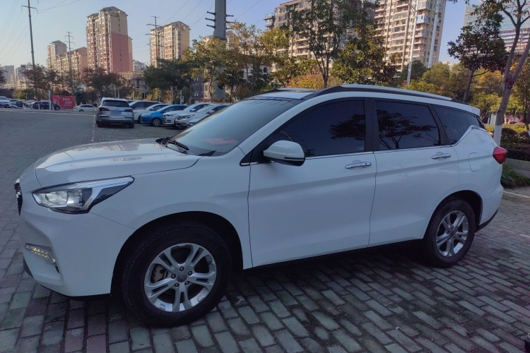 哈弗M6 2017款 1.5T 自动两驱精英型车身外观4