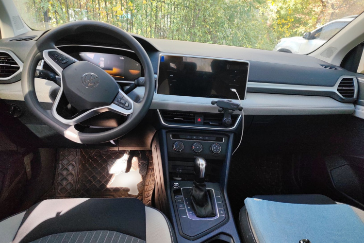 大众 途岳 2023款 300TSI 两驱新月版中控内饰12