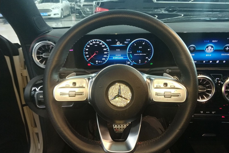 奔驰CLA 2022款 改款 CLA 200中控内饰13