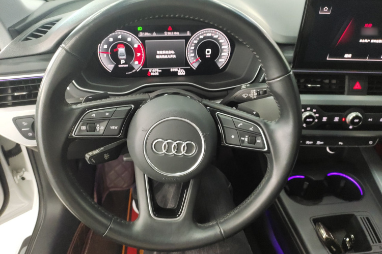 奥迪A4L 2022款 40 TFSI 时尚动感型中控内饰13