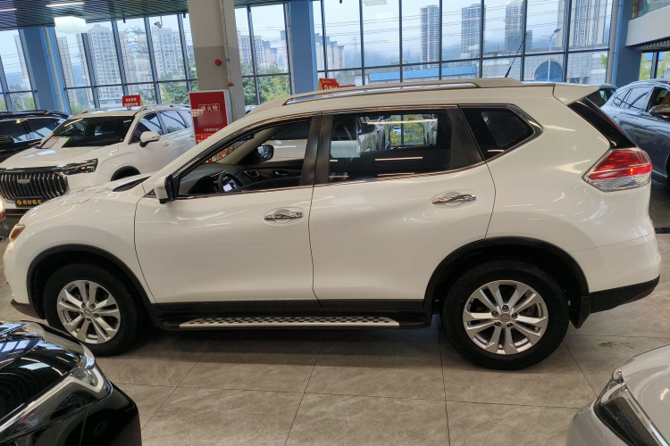 日产 奇骏 2014款 2.0L CVT舒适版 2WD车身外观4