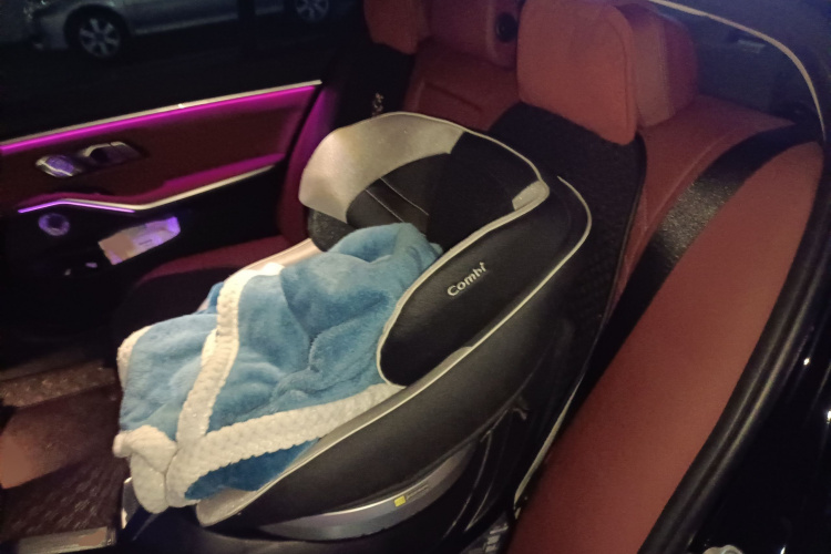 宝马3系 2022款 改款 325Li M运动套装中控内饰7004