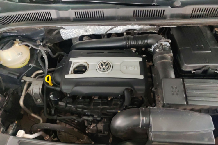 大众 夏朗 2014款 2.0TSI 标配型机舱底盘24