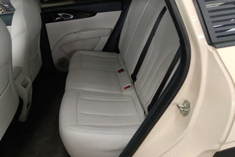 吉利银河 星愿 2025款 410km 自由版中控内饰7004