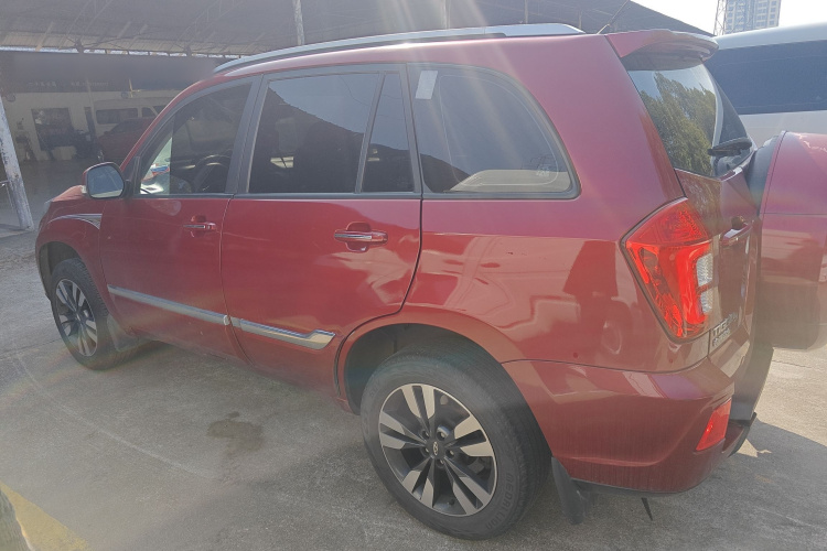 奇瑞 瑞虎3 2018款 经典版 1.6L 手动精英型车身外观4