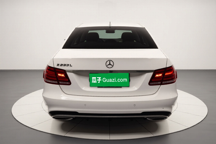 奔驰E级 2015款 E 260 L 运动型车身外观6