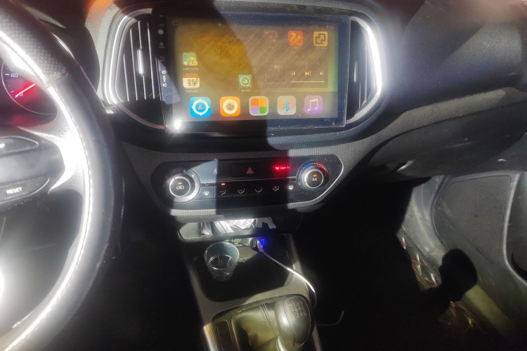 起亚 KX3傲跑 2017款 1.6L 手动傲风版局部细节16