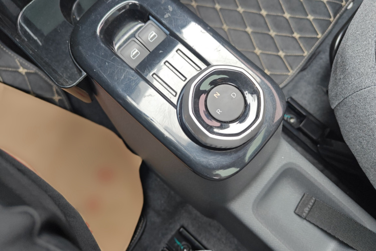 吉利银河 2023款 熊猫mini 新春版宝藏熊局部细节18