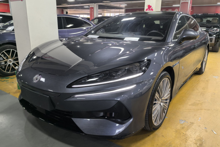 腾势Z9 2024款 1100km 四驱Ultra版车身外观1