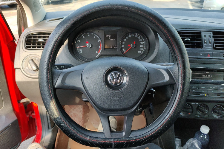 大众 Polo 2016款 1.4L 手动风尚型中控内饰13