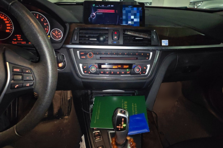 宝马3系 2013款 改款 320Li 豪华设计套装局部细节16