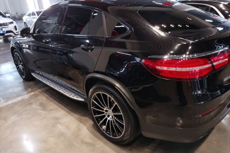 奔驰GLC轿跑 AMG 2017款 AMG GLC 43 4MATIC 轿跑SUV车身外观6003