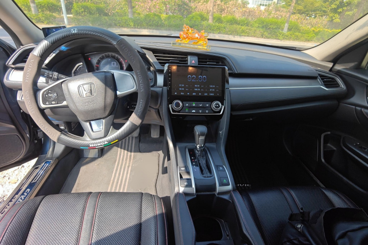 本田 思域 2016款 180TURBO CVT舒适版中控内饰7002