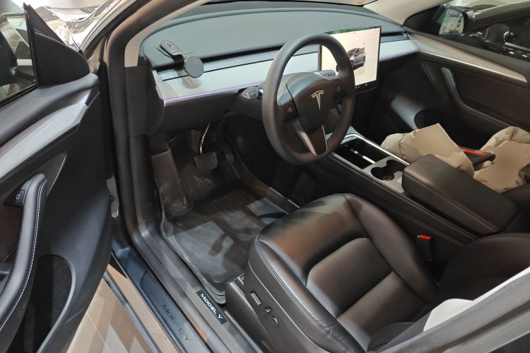 特斯拉 Model Y 2024款 后轮驱动版中控内饰20