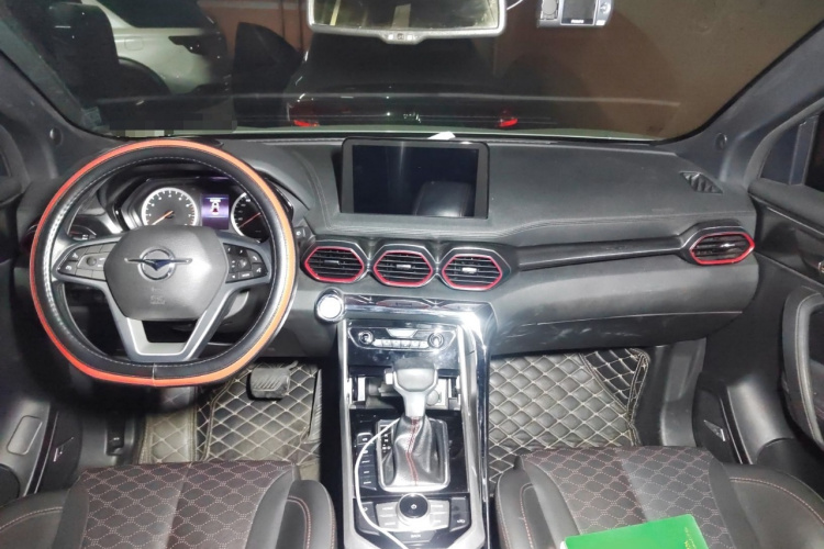 海马8S 2020款 1.6TGDI DCT尊贵型中控内饰7002