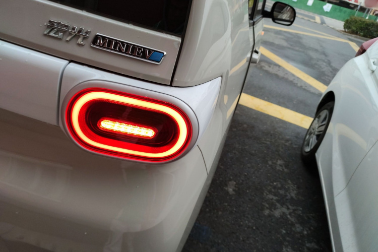 五菱汽车 宏光MINIEV 2024款 第三代 215km 青春版车身外观6006