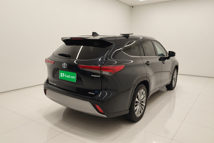 丰田 汉兰达 2022款 双擎 2.5L 四驱尊贵版 7座车身外观7