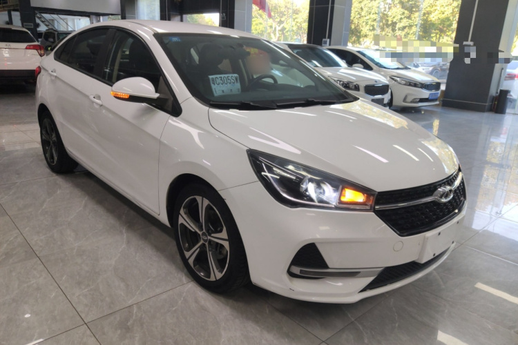 奇瑞 艾瑞泽5 2019款 改款PRO 1.5L CVT青春版 国VI车身外观3