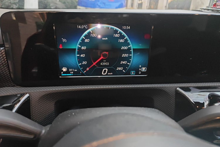 奔驰A级 2019款 改款 A 180 L 运动轿车局部细节14