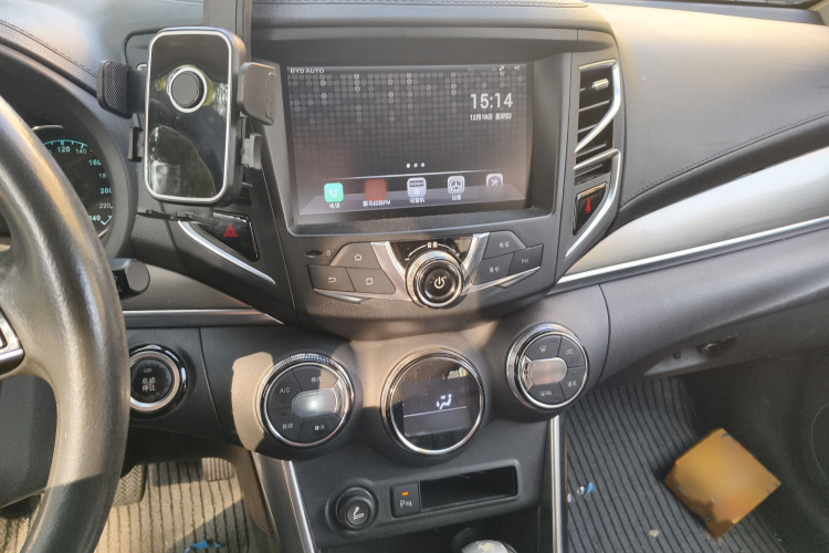 比亚迪 宋 2016款 盖世版 1.5TID 自动精英型局部细节16