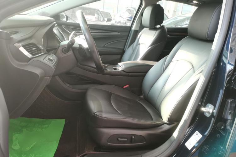 别克 君越 2019款 28T 豪华型中控内饰19