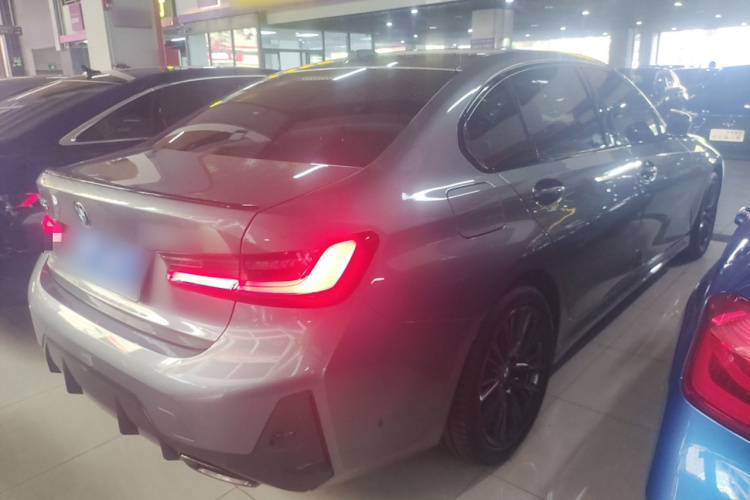 宝马3系 2024款 325Li M运动曜夜套装车身外观6004