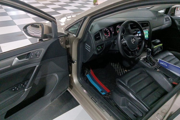 大众 高尔夫 2016款 230TSI 自动豪华型中控内饰20