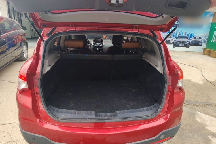 海马S5 2015款 1.5T CVT旗舰型机舱底盘23