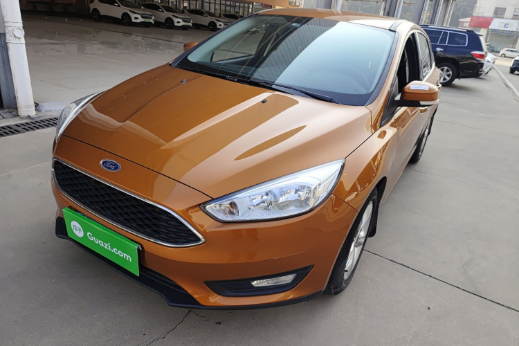 福特 福克斯 2015款 两厢 1.6L 自动舒适型车身外观1