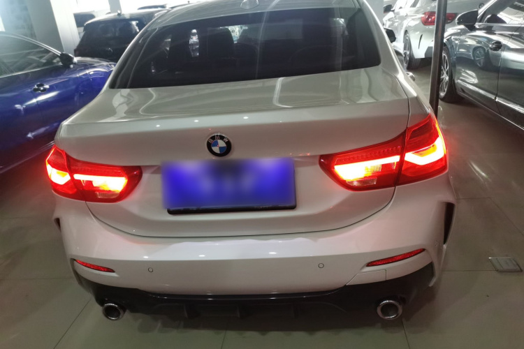 宝马1系 2021款 改款 120i M运动版车身外观6