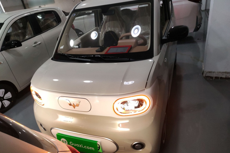 五菱汽车 宏光MINIEV 2024款 第三代 215km 青春版车身外观2