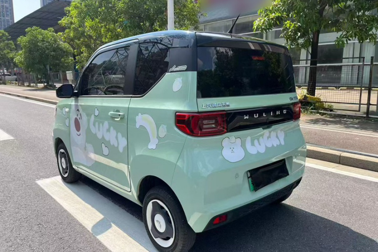 五菱汽车 宏光MINIEV 2022款 自在款 磷酸铁锂车身外观6008