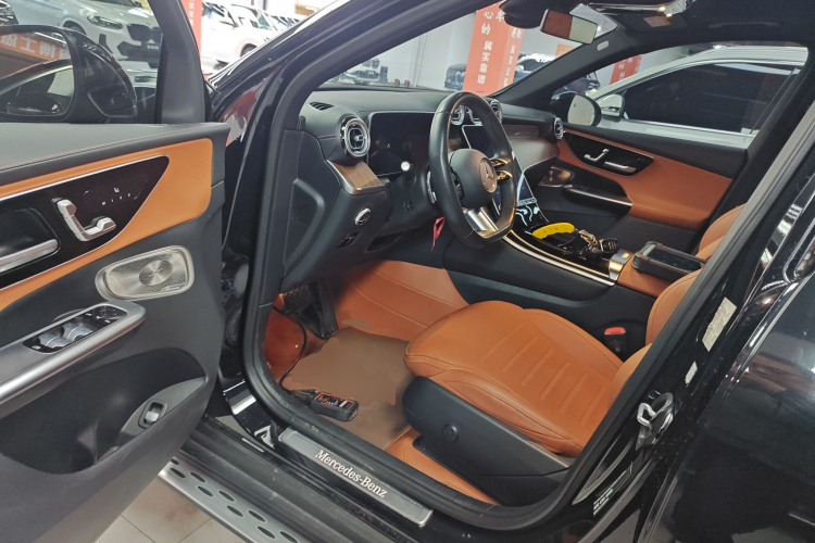 奔驰GLC 2023款 改款 GLC 300 L 4MATIC 动感型 5座中控内饰20