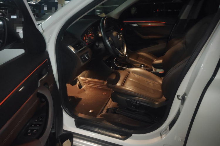 宝马X1 2018款 xDrive20Li 尊享型中控内饰20