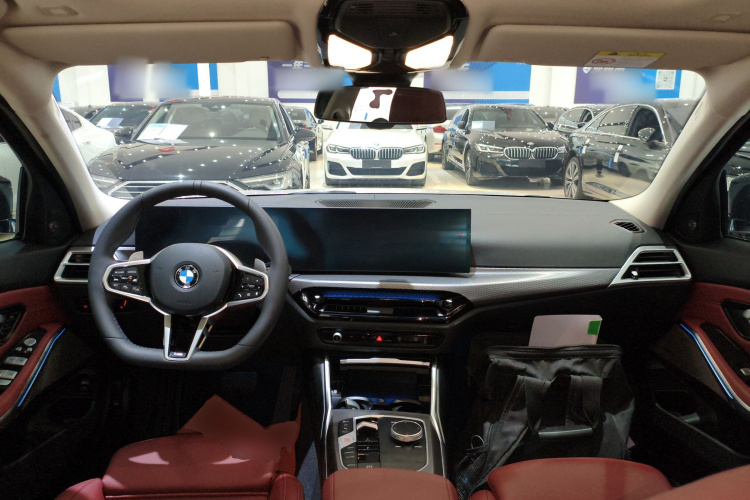 宝马3系 2025款 330Li M运动曜夜套装中控内饰12