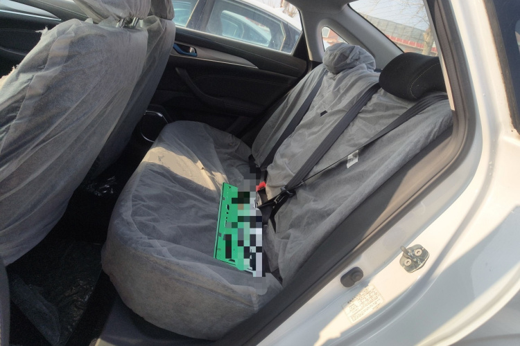 长安 逸动新能源 2019款 EV460 智享版中控内饰21