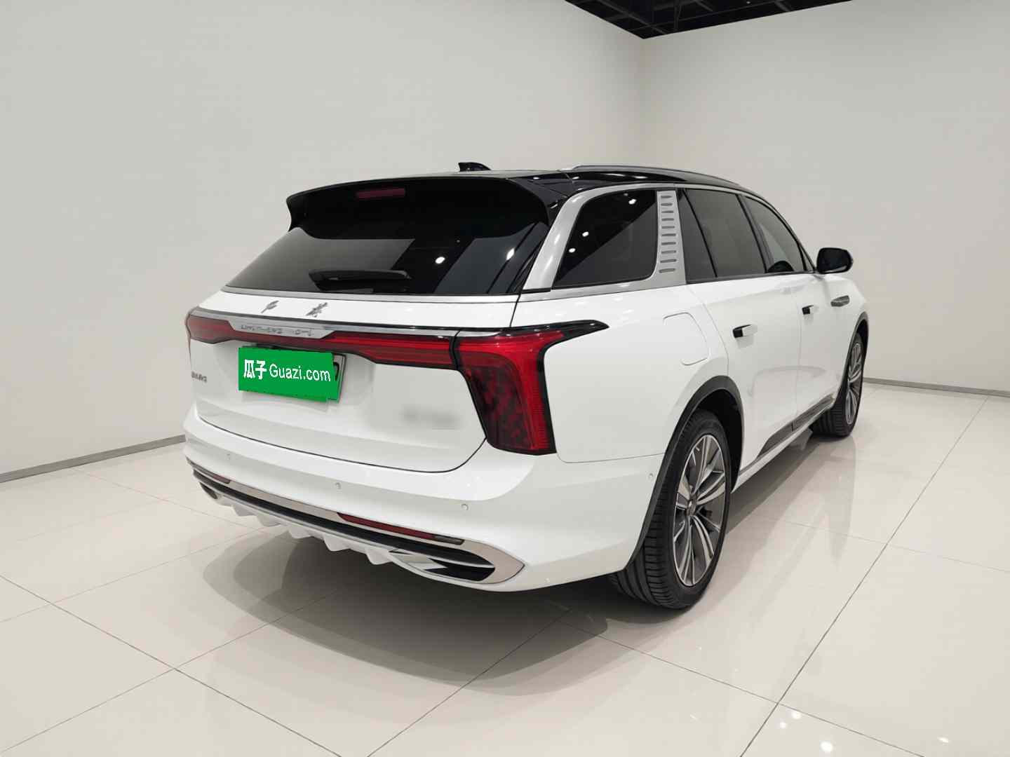 红旗E-HS9 2022款 690km 旗享版 六座(4)