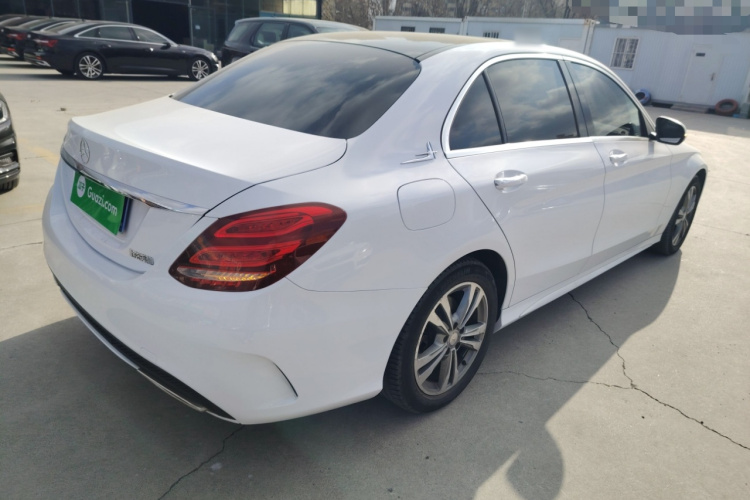 奔驰C级 2017款 改款 C 200 L 运动版车身外观7