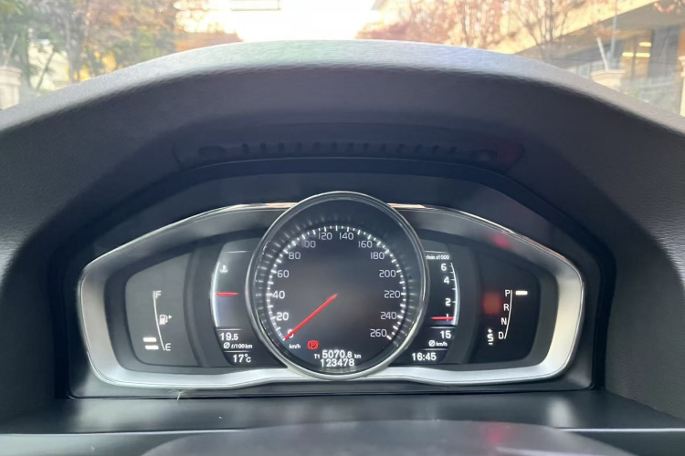 沃尔沃S60 2016款 S60L T4 智远版中控内饰7003