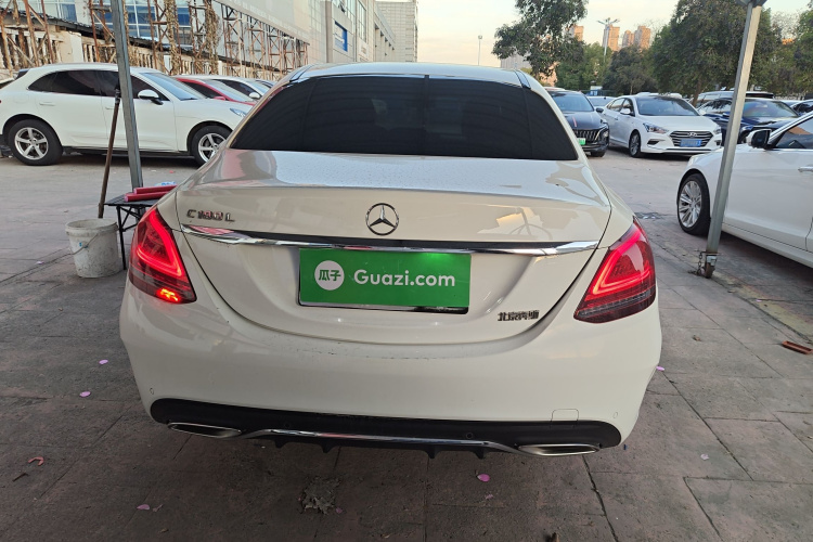 奔驰C级 2019款 C 180 L 时尚型运动版车身外观6