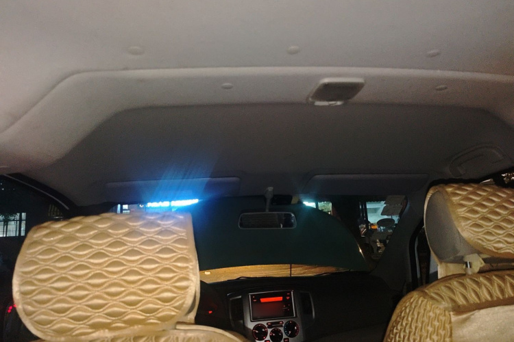 日产NV200 2016款 改款 1.6L CVT豪华型局部细节22