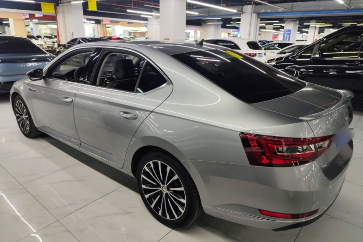 斯柯达 速派 2018款 TSI330 DSG舒适版 国VI车身外观4