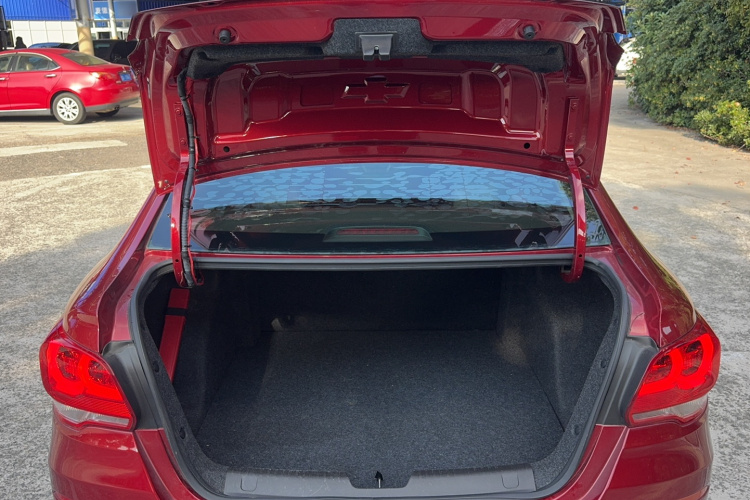 雪佛兰 科沃兹 2019款 320 手动欣享版局部细节23