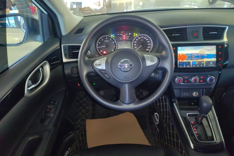 日产 轩逸 2021款 经典 1.6XL CVT豪华版中控内饰13