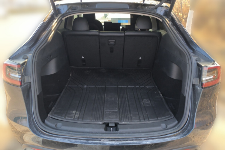 特斯拉 Model Y 2024款 后轮驱动版中控内饰23
